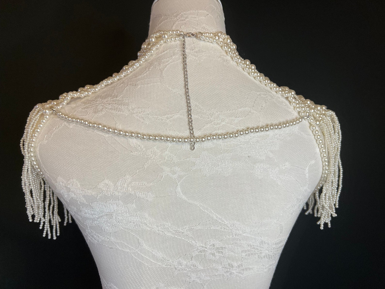 Fashionable Pearl Cape Accessory